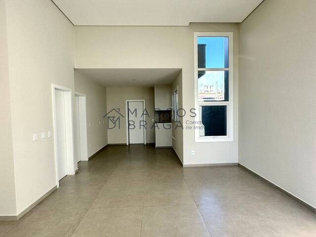 #4 - Casa para Venda em Montenegro - RS - 2